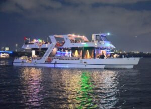 Luxury Premium Yacht Dinner Buffet in Dubai Water Canal