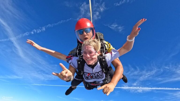 Skydiving Dubai for Couples & Special Occasions: Make Your Trip Unforgettable