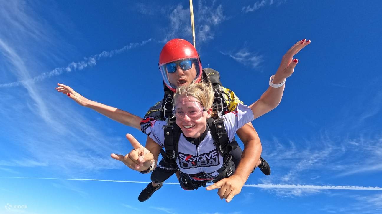 Skydiving Dubai for Couples & Special Occasions: Make Your Trip Unforgettable