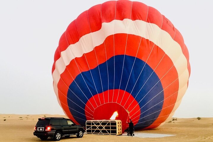 Hot Air Balloon Dubai for First-Time Flyers: What the Experience Feels Like